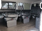2，3列目はリクライニング加工がされております！！荷物を置く場合などシチュエーションに応じて倒せちゃいます♪