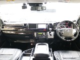 ワイド幅ならではの広々とした運転席・助手席周り！！長距離ドライブでも安心の快適性です♪