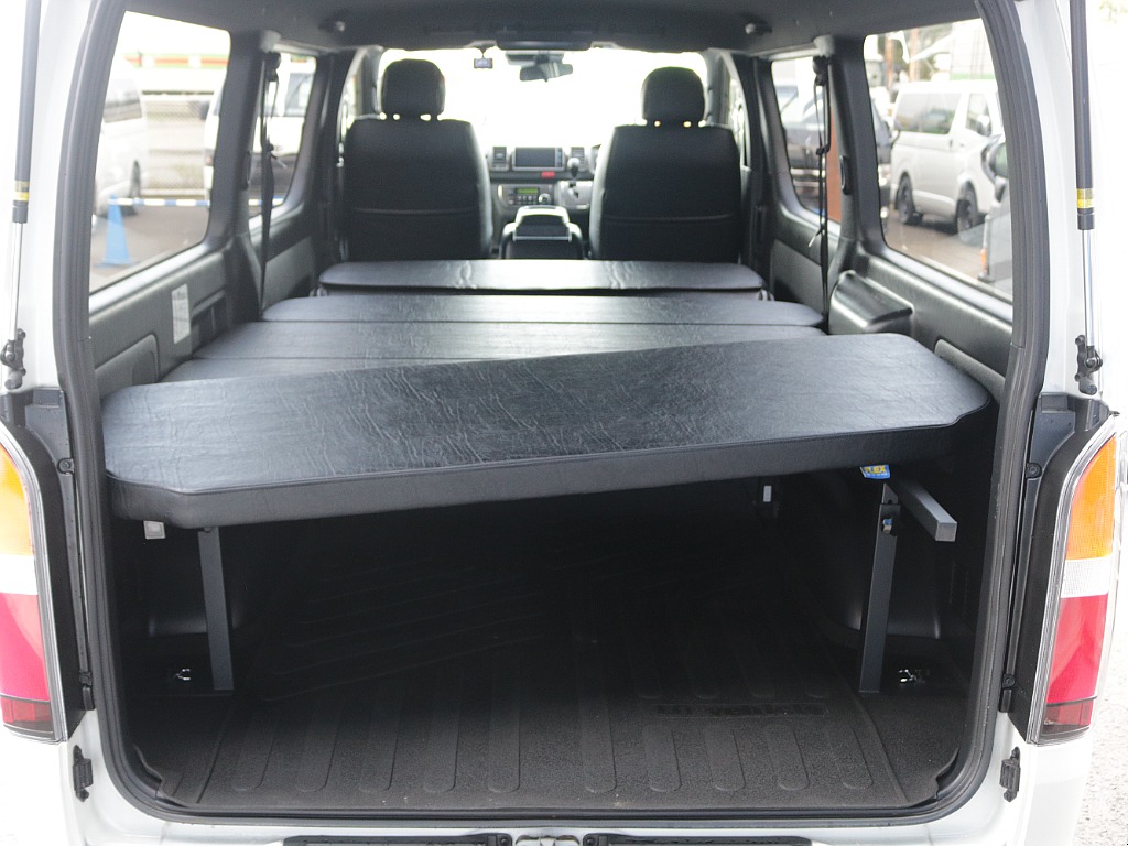 オリジナルベットキットタイプⅡ搭載済み！！車中泊やアウトドアにはもちろんお仕事にも使えちゃいます♪