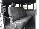 広々お使いできるセカンドシート！！２列目もダークプライムⅡ専用のハーフレザーシートになっております！！