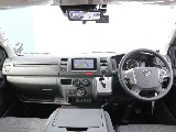 運転席はDXならではの3人掛けができる仕様になっており 使用感もなくきれいな状態です♪