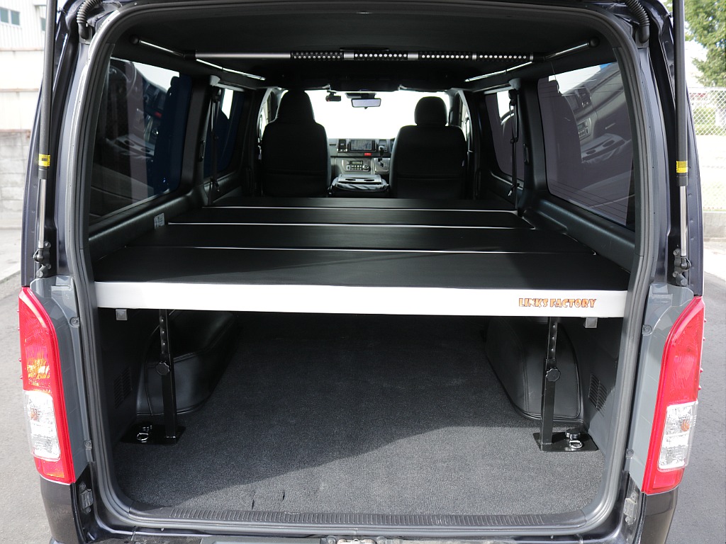 ベットキット付きですので車中泊やアウトドアはもちろんお仕事などにも使えちゃいます♪