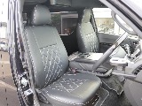 シートカバー付きで３人掛け仕様に変更済み！！シートカバーも付いておりますのでかっこよさも一層アップ♪