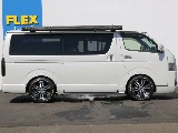 運転中などの換気に役立つ小窓付きです！！両サイドについております！！開閉は3段階でロックできるようになっております♪