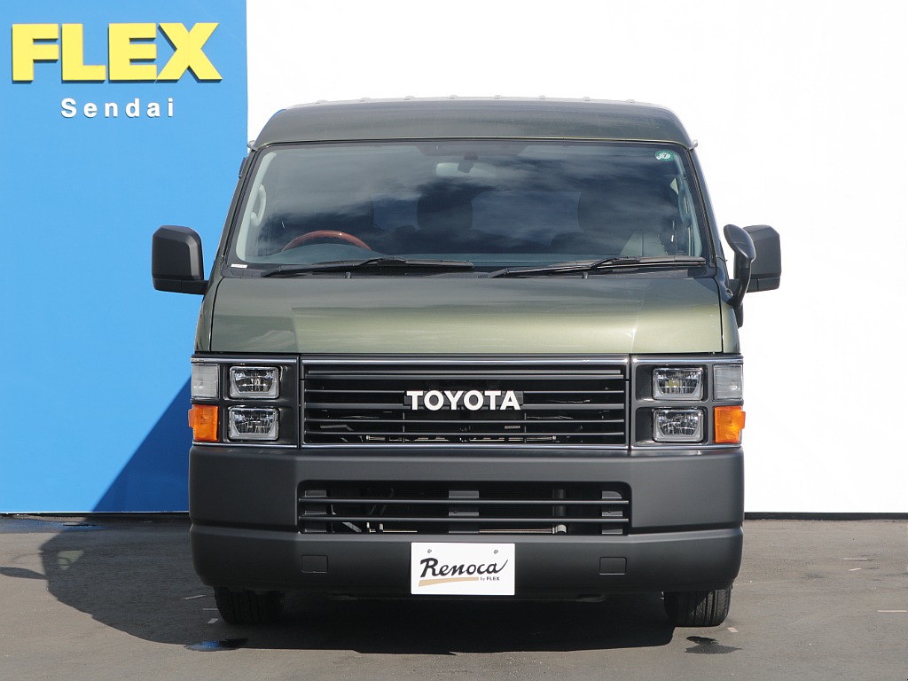 3ナンバーの10人乗りでお洒落な角目4灯フェイス！！オリーブマイカメタリックカラー一色塗装?