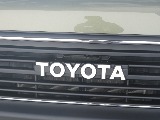 TOYOTAロゴや各部メッキ部分もマットブラック塗装済みでクラシック感がさらに一段アップ♪