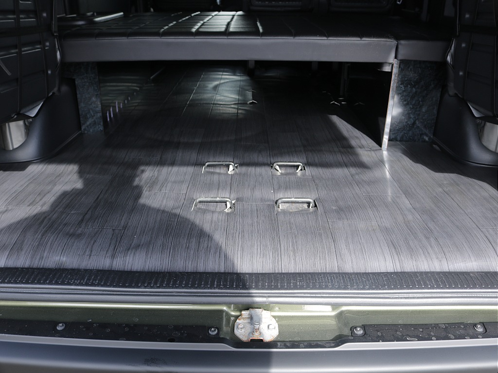 カーゴマットもすでに付ておりますのでお手入れが楽々できるようになります♪