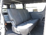 広々空間のセカンドシート！！２列目もダークプライムⅡ専用のハーフレザーシートになっております！！