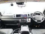 運転席・助手席はワゴンならではの広々空間！！快適性もばっちりですので長距離ドライブでも安心♪