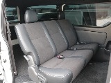 2列目もダークプライムⅡ専用のハーフレザーシートになっております！！後部座席でも広々空間でお使いできます！！