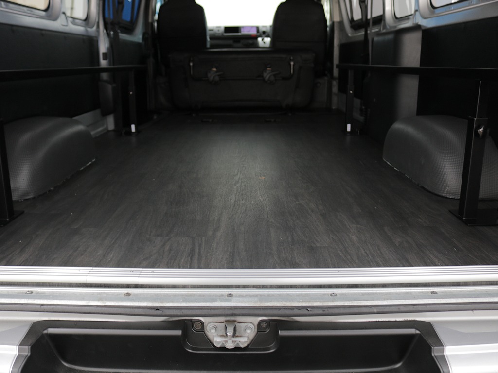 床張り施工もしてありますので傷がつきにくくなり汚れてもお手入れがしやすくなります♪