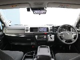 運転席・助手席も広々空間でお使いできる快適性ばっちりです♪