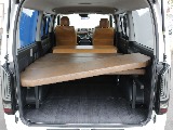 ベットキットも搭載しておりますので車中泊やアウトドアはもちろんお仕事にもつかえちゃう車両です！！