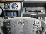 プッシュスタート・ETC・ステアリングスイッチなど運転するうえで役立つ装備が充実しております♪