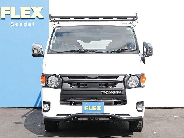 ルーフキャリア＆ジャオス製スキットバー付きのカスタムてんこ盛り車両が仙台店に入庫いたしました！！