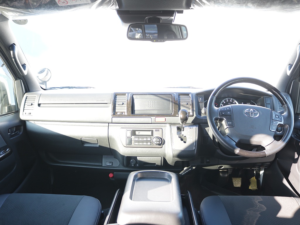 内装はダークプライムⅡ専用になっており高級感がありかっこよく仕上がっております♪