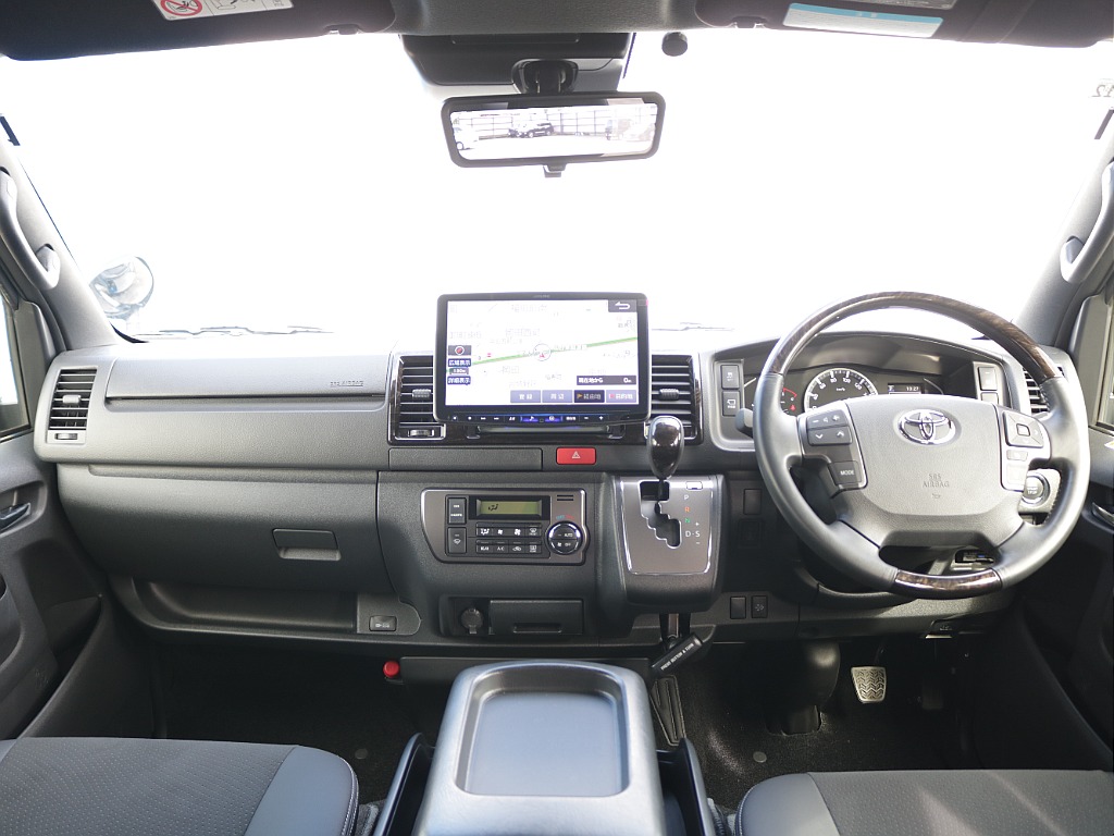 内装の細かいところまでダークプライムⅡ専用架装がされております！！高級感＆かっこよさばっちり♪