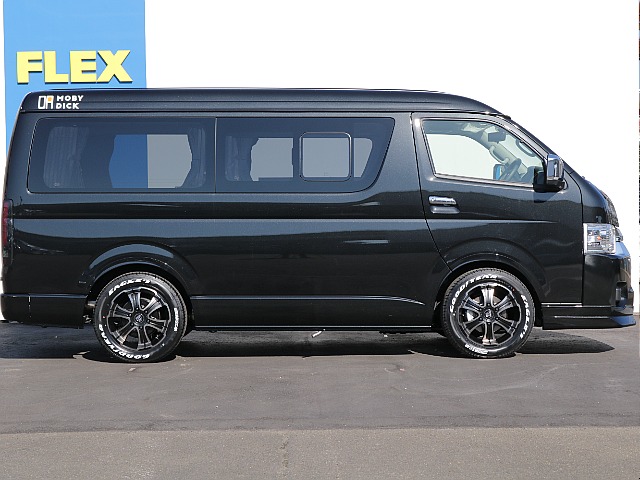 片側パワースライドドアが付いておりますので乗り降りや荷物の出し入れも楽々できちゃいます♪