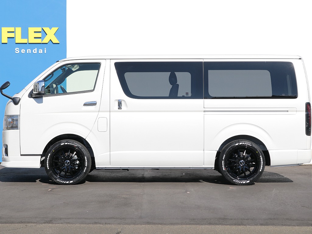 大変便利な両側パワースライドで荷物の出し入れも乗り降りも楽々できちゃいますね♪