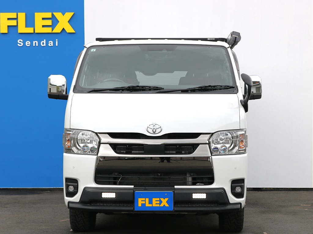 オフロードカスタム豊富で内装にもベットキットやサイドバーなど内外装ともに充実した一台になっております！！