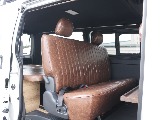 2列目もシートカバー装着済み！！広々空間で快適にドライブできちゃいますね♪