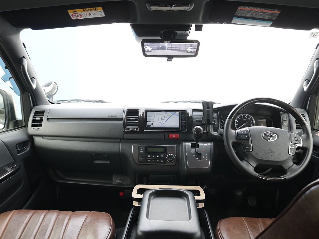 運転席周りもダークプライムⅡ専用の内装になっております！！高級感もありかっこよさがアップ♪