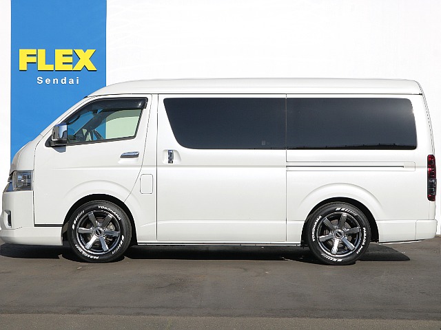 大変便利な両側パワースライドドア付き！！荷物の出し入れや乗り降りなど楽々できちゃいます♪