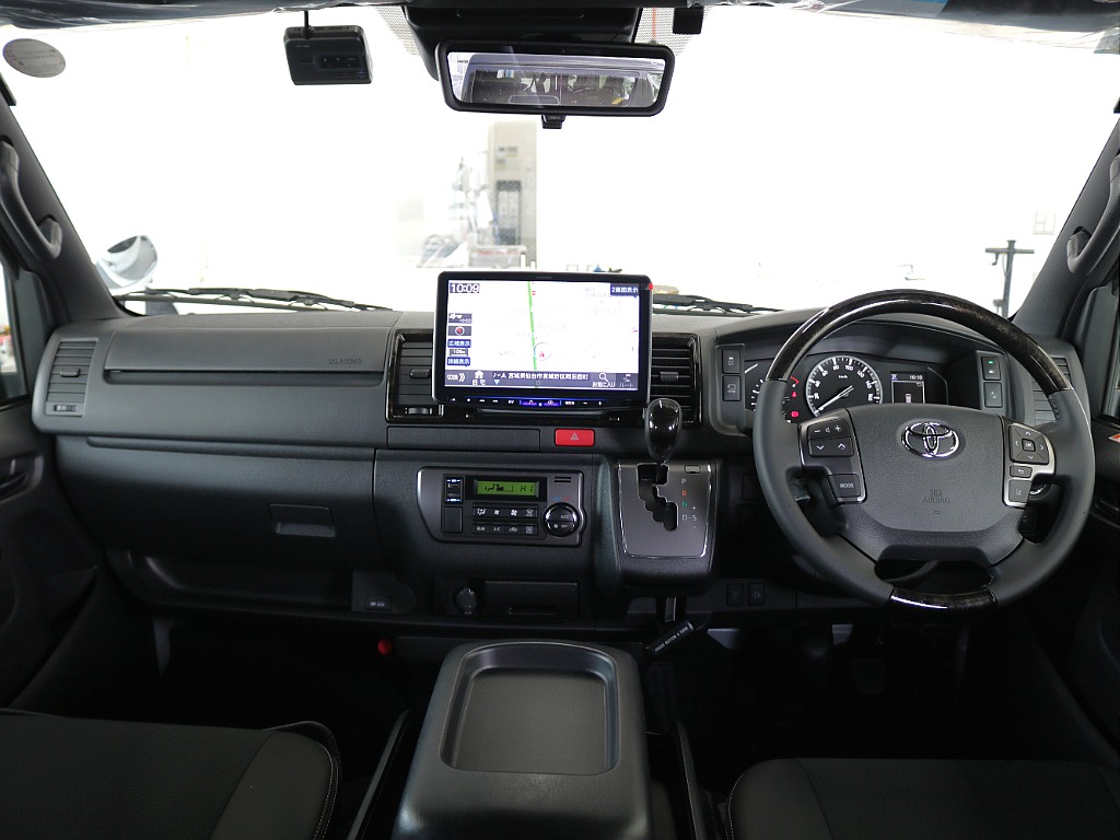 運転席周りもダークプライムⅡ専用の内装になっております！！高級感もありかっこよさがアップ♪