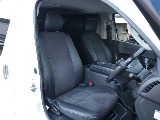シートもダークプライム専用のハーフレザーシートになっております！！シートコンディションもグッドです♪
