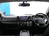 運転席周りもダークプライム専用の内装架装になっておりかっこよく高級感のある仕様になっております♪