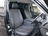 ダークプライム専用のハーフレザーシートになっております♪座り心地もコンディションもグッド！！