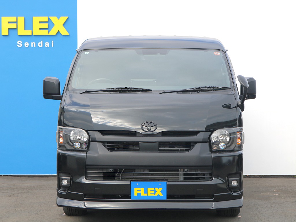 ブラックで統一されたカスタムが満載の一台！！内外装ともにカスタムてんこ盛り車両になっております♪