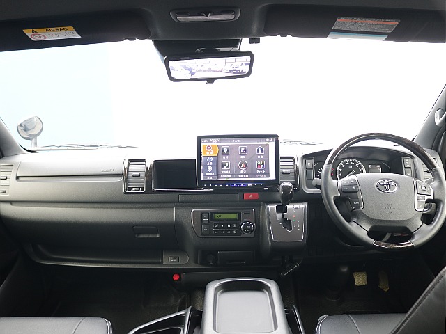 運転席周りもダークプライムⅡ専用の内装になっております！！高級感がありかっこよさもアップしますね♪