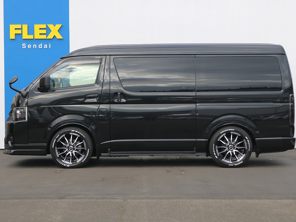 大変便利な両側パワースライドドア付きで荷物の出し入れも乗り降りも楽々できちゃいます♪