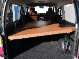 ベットキット付きですので車中泊にもお仕事にもどっちにも使えちゃう便利な一台となっております！！