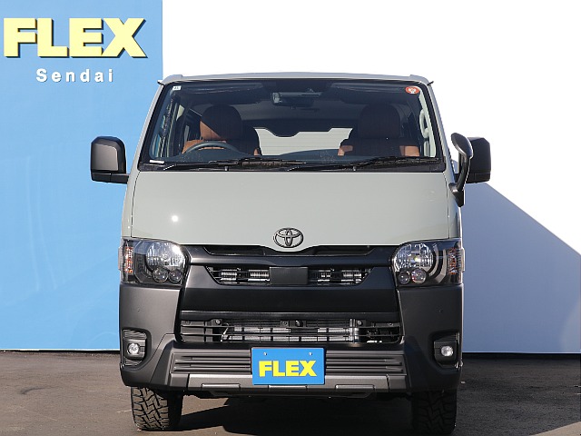 普段使いが非常にしやすいオフロードスタイルでベットキットも装備されているので車中泊にもピッタリな一台です♪