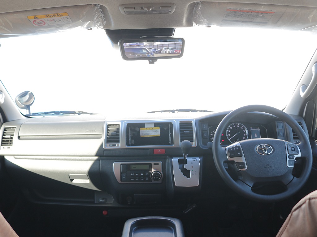 運転席周りも未使用車になっているのでとてもきれいな状態になっております！！