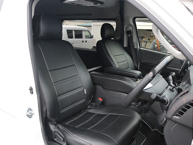 オリジナルシートカバー装備済みで御座いますので、 傷汚れはもちろん、見た目がいいですね♪