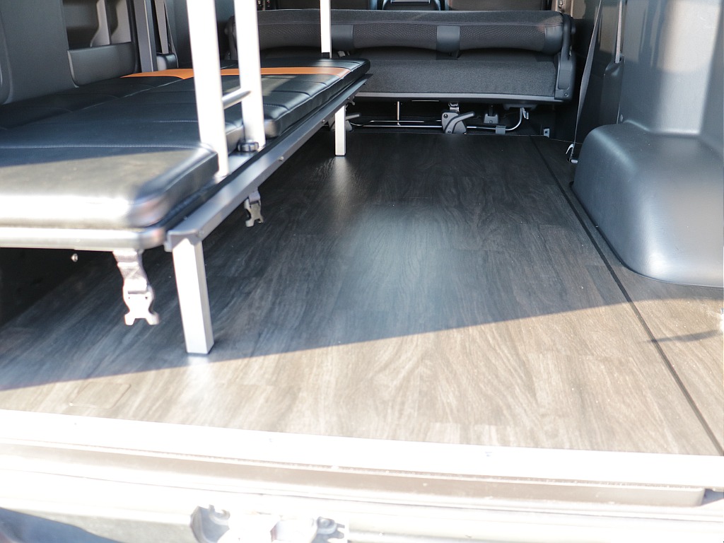 床板パネルも搭載されておりますので傷などにも強く汚れなど