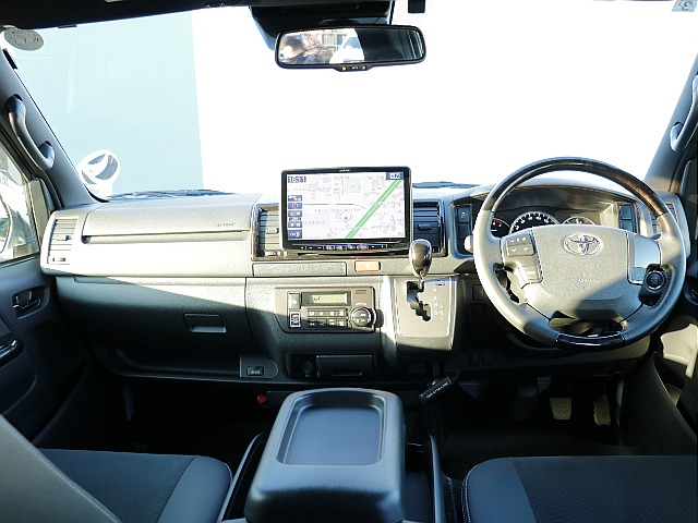 運転席周りもダークプライムⅡ専用の内装になっております！！高級感もありかっこよさがアップ♪