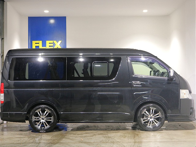 追加でフィルムやカーテンの施工も可能です