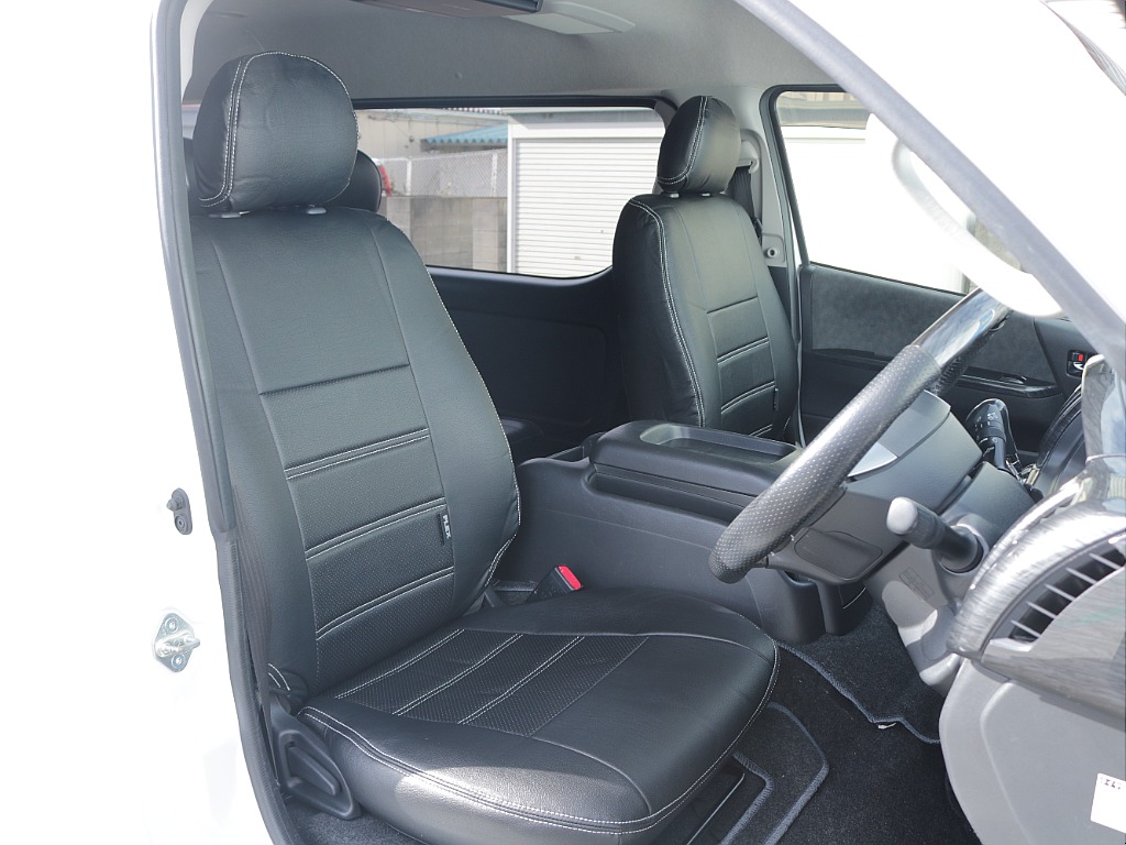 オリジナルシートカバー装備済みで御座いますので、 傷汚れはもちろん、見た目がいいですね♪