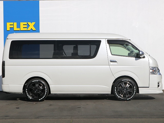 東北最大級のハイエース専門店！展示台数は常時４０台以上！