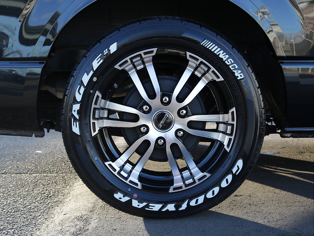 デルフ02　インチAW＆グッドイヤーナスカータイヤ装着済み！！