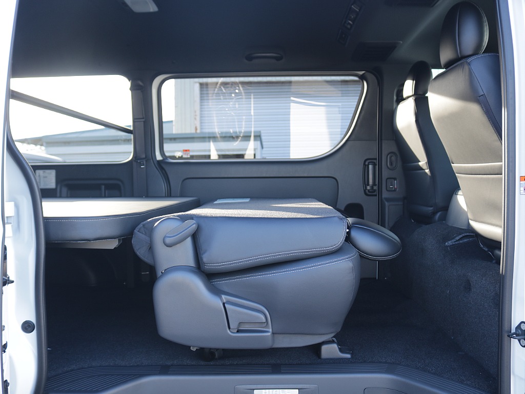 トヨタ ハイエースバン(23枚目)