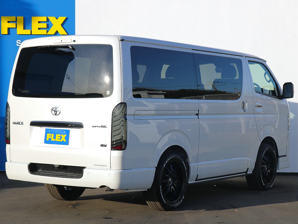 リアスポイラーなど使いカスタムもお任せ下さい！