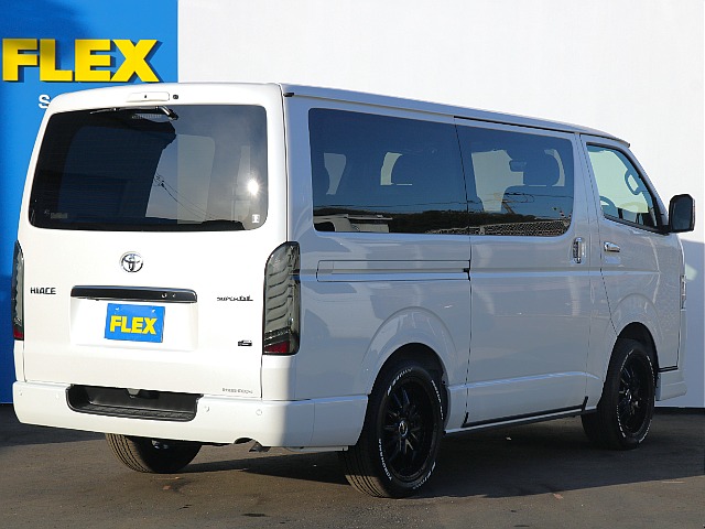 リアスポイラーなど使いカスタムもお任せ下さい！