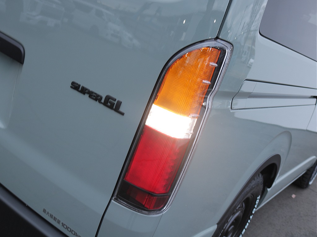 クラシックLEDテールランプバージョンⅡ搭載済み！！ テールをクラシックにすることで車両全体的の統一感も上がりオフロード感がさらにアップ♪