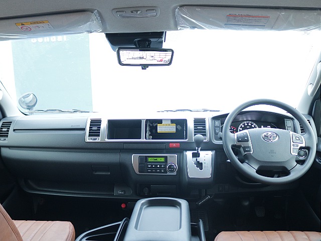 運転席周りも綺麗な状態で運転の際の快適性や安心性もばっちりな車両になっております！！