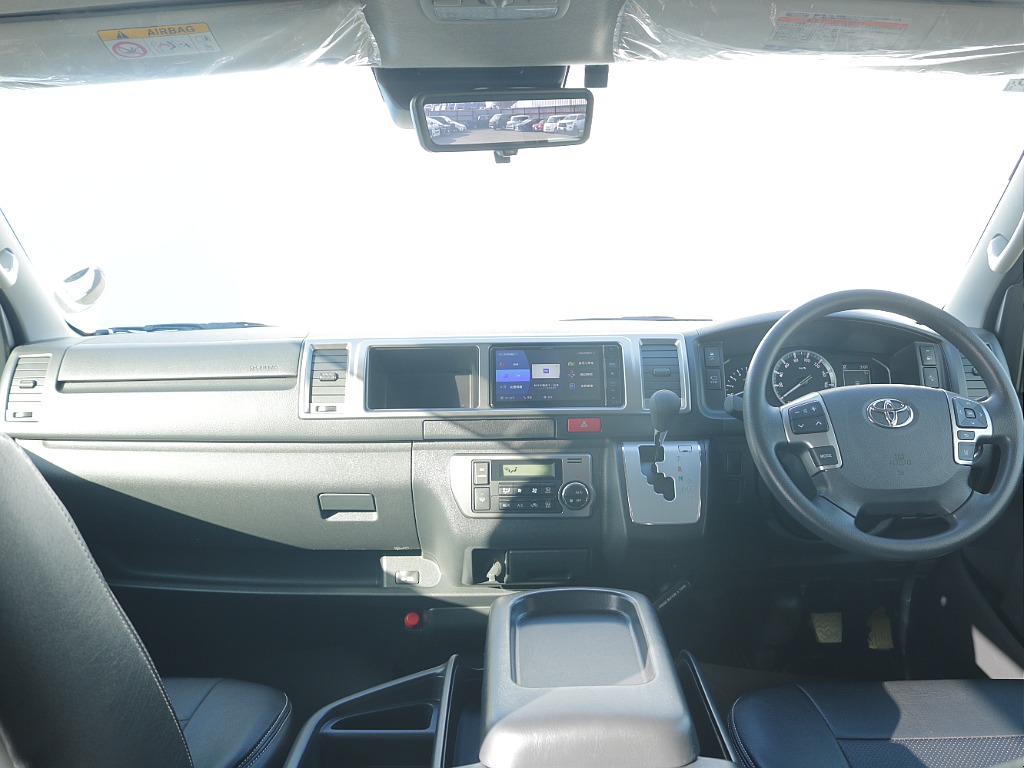 運転席・助手席はワゴンならではの広々空間！！快適性もばっちりですので長距離ドライブでも安心♪